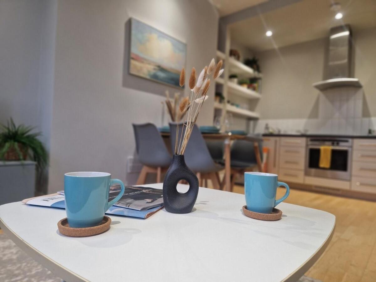 1-Bed Apartment, Close To Kensington Olympia With Free Wi-Fi & Netflix Лондон Экстерьер фото
