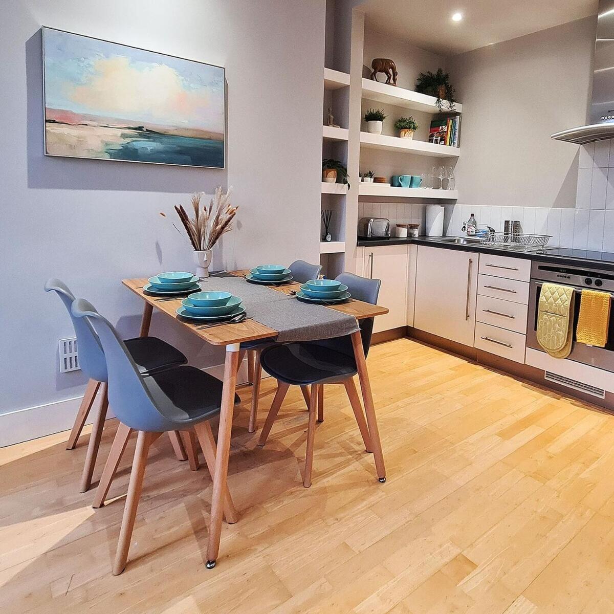 1-Bed Apartment, Close To Kensington Olympia With Free Wi-Fi & Netflix Лондон Экстерьер фото