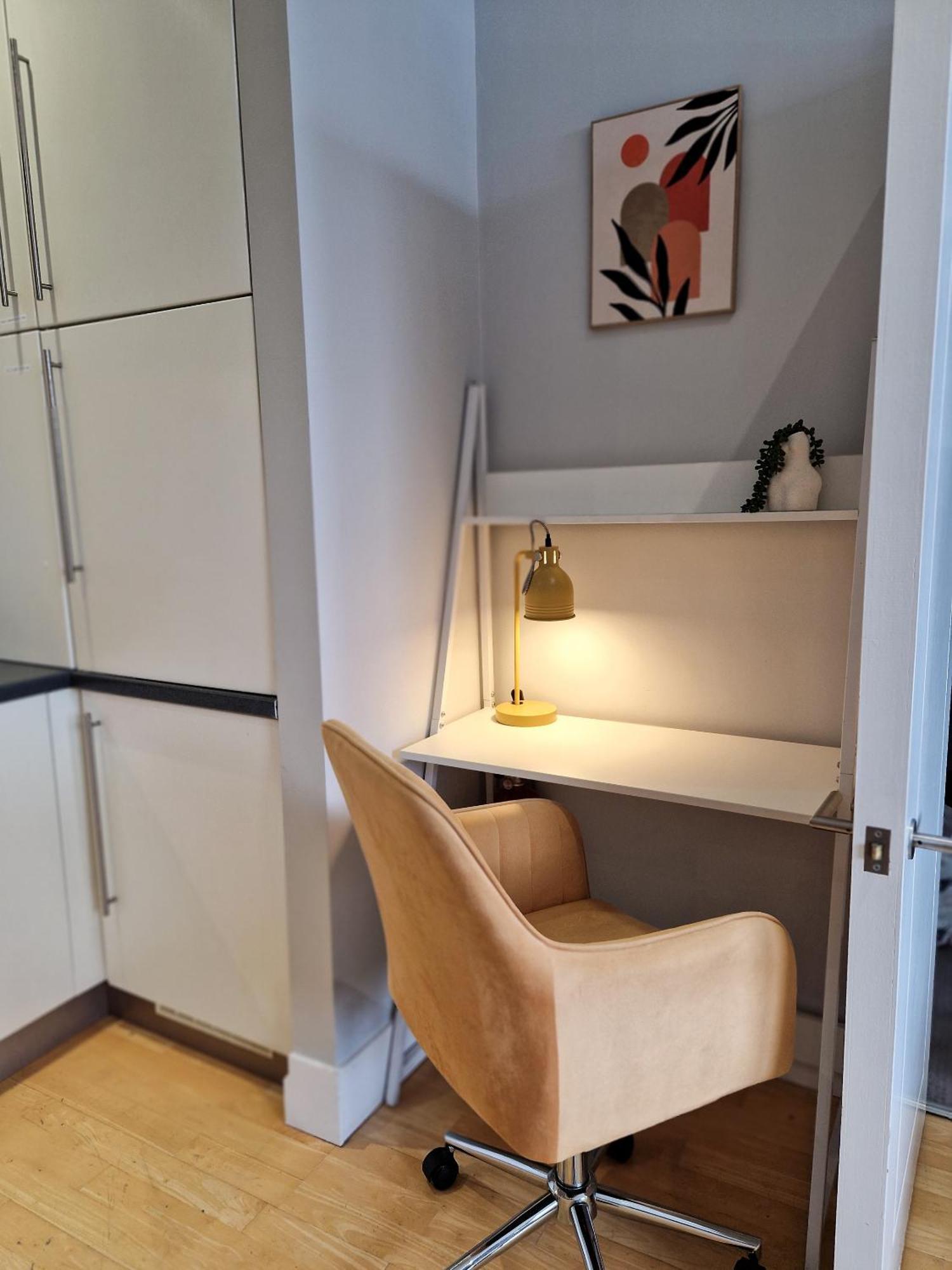 1-Bed Apartment, Close To Kensington Olympia With Free Wi-Fi & Netflix Лондон Экстерьер фото