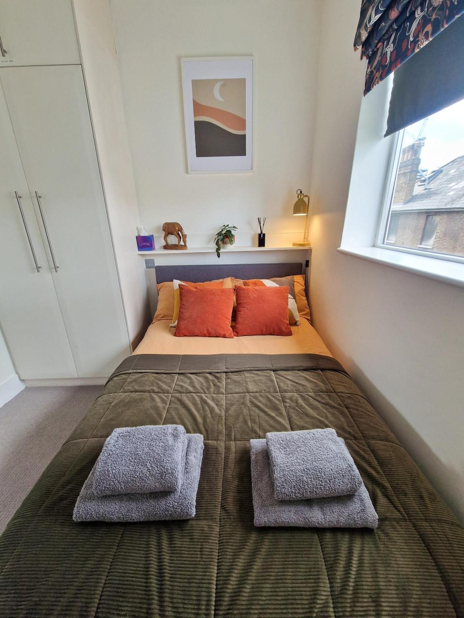 1-Bed Apartment, Close To Kensington Olympia With Free Wi-Fi & Netflix Лондон Экстерьер фото