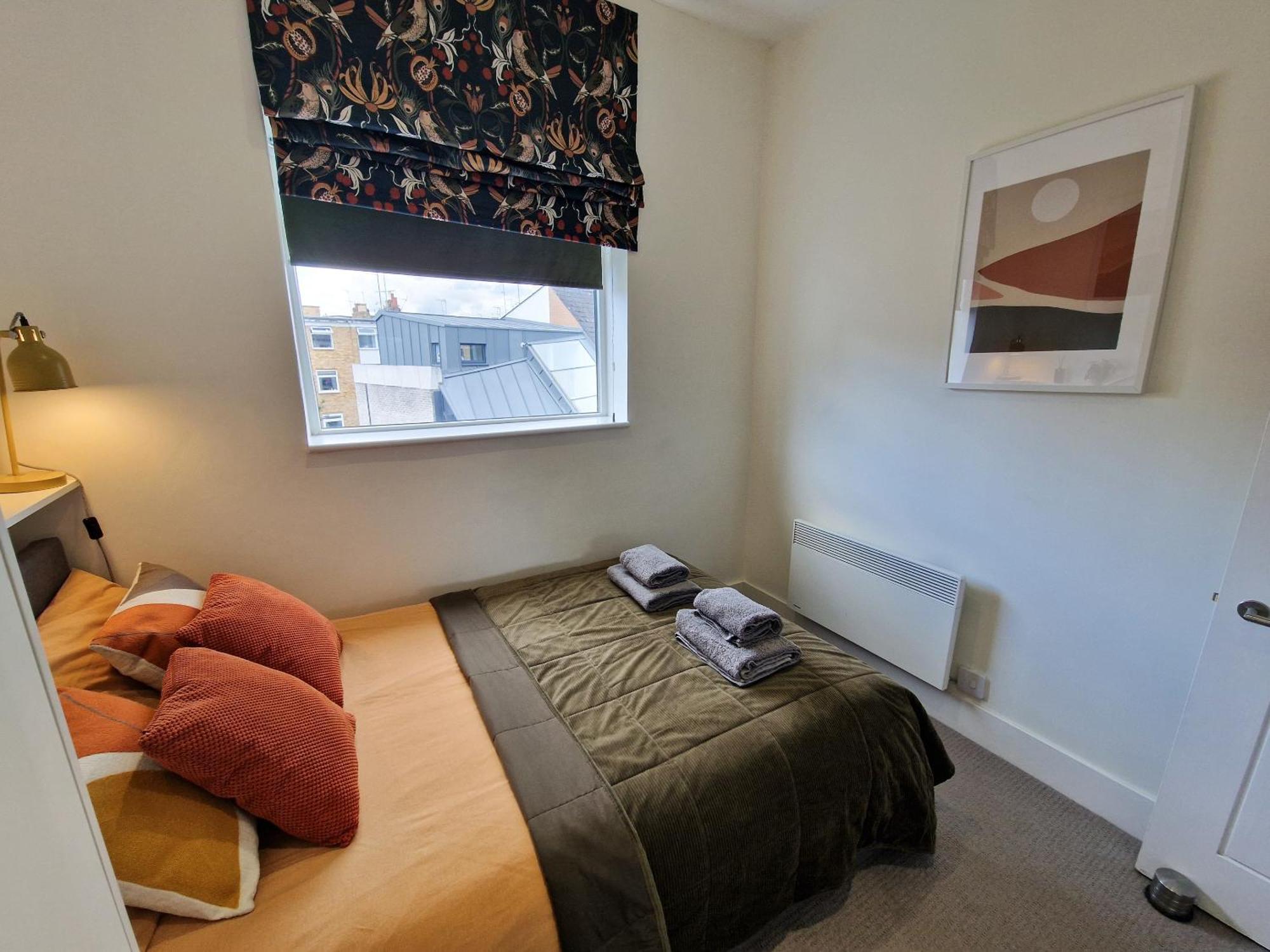 1-Bed Apartment, Close To Kensington Olympia With Free Wi-Fi & Netflix Лондон Экстерьер фото