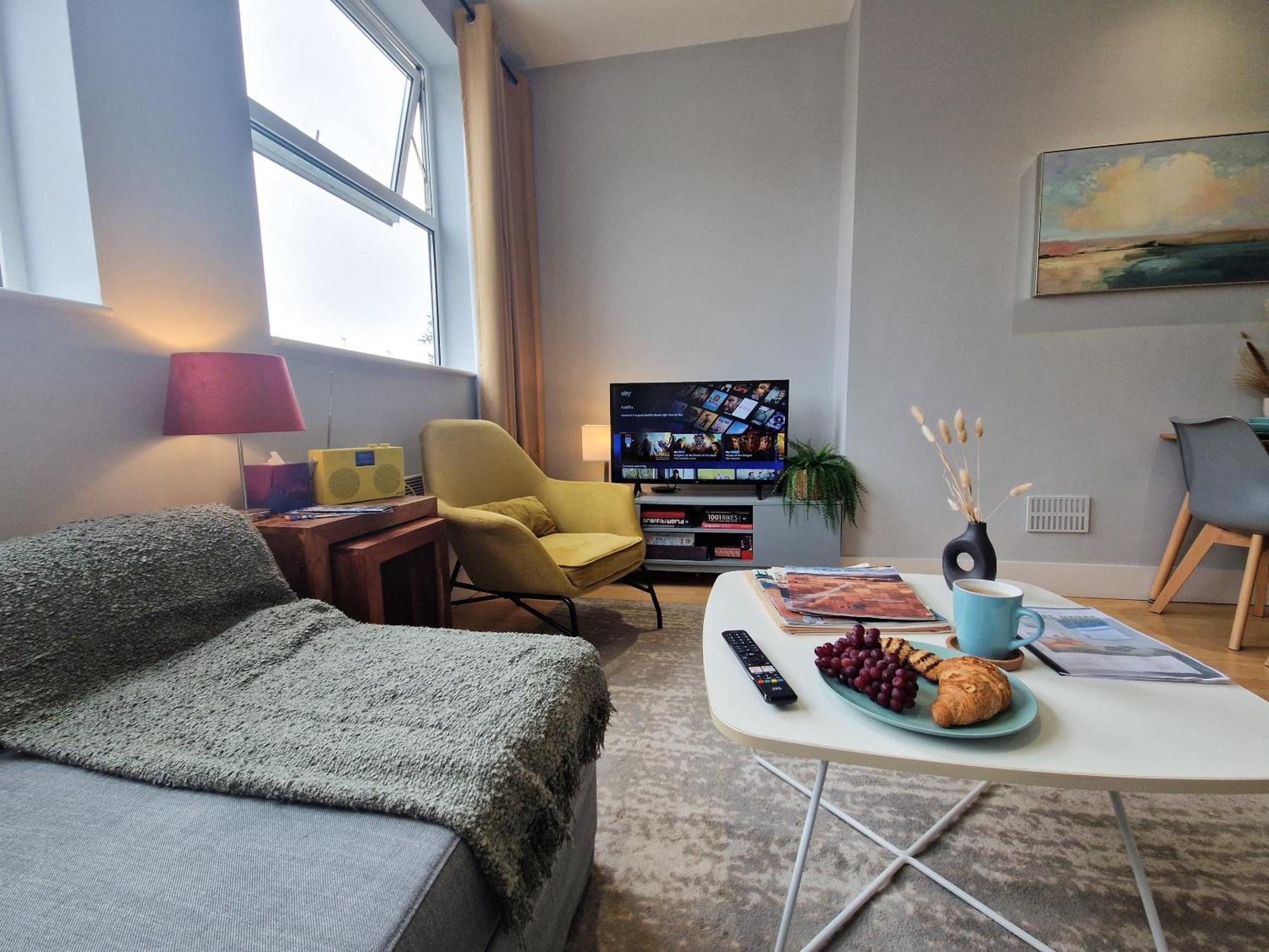 1-Bed Apartment, Close To Kensington Olympia With Free Wi-Fi & Netflix Лондон Экстерьер фото