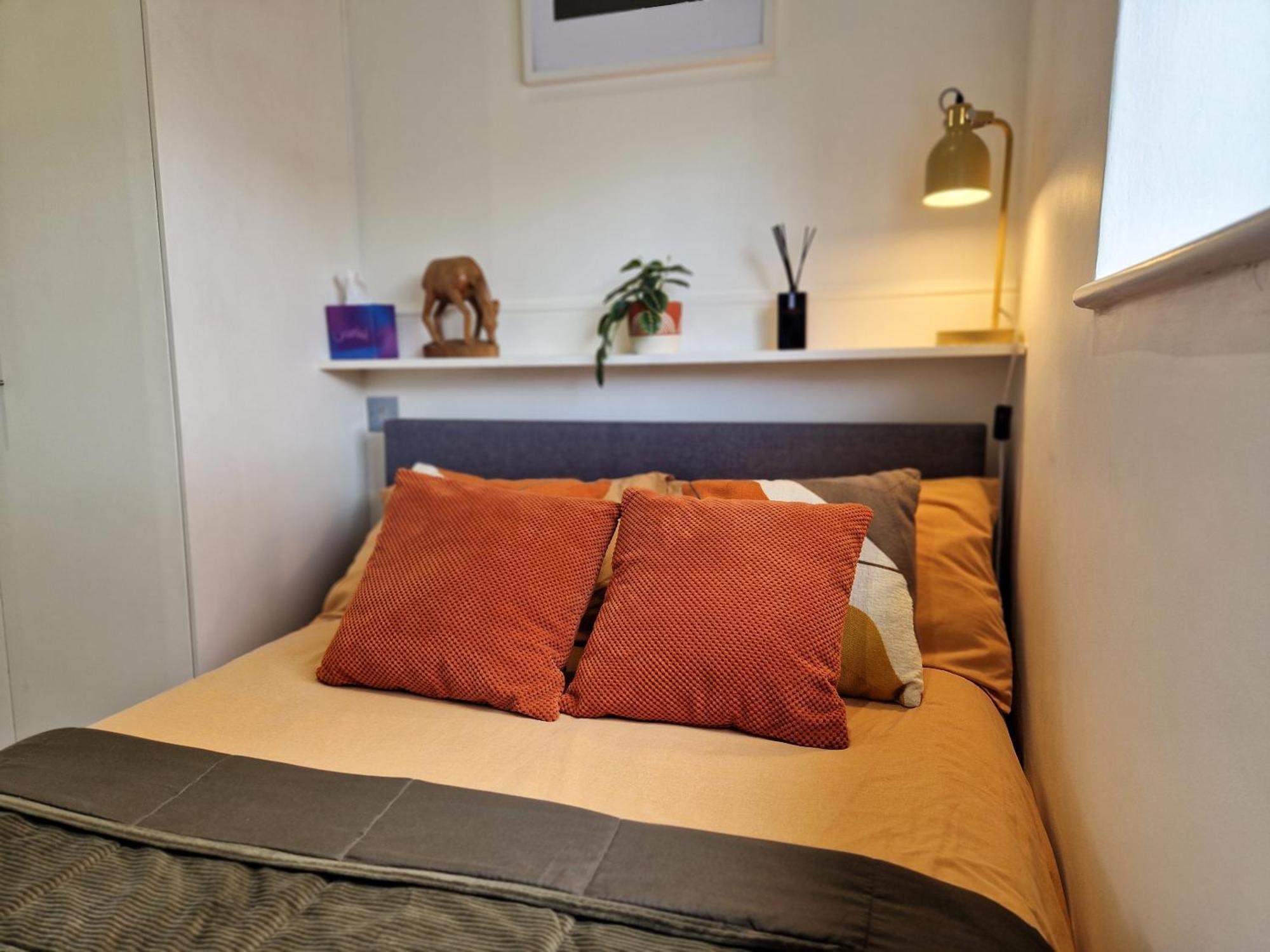 1-Bed Apartment, Close To Kensington Olympia With Free Wi-Fi & Netflix Лондон Экстерьер фото