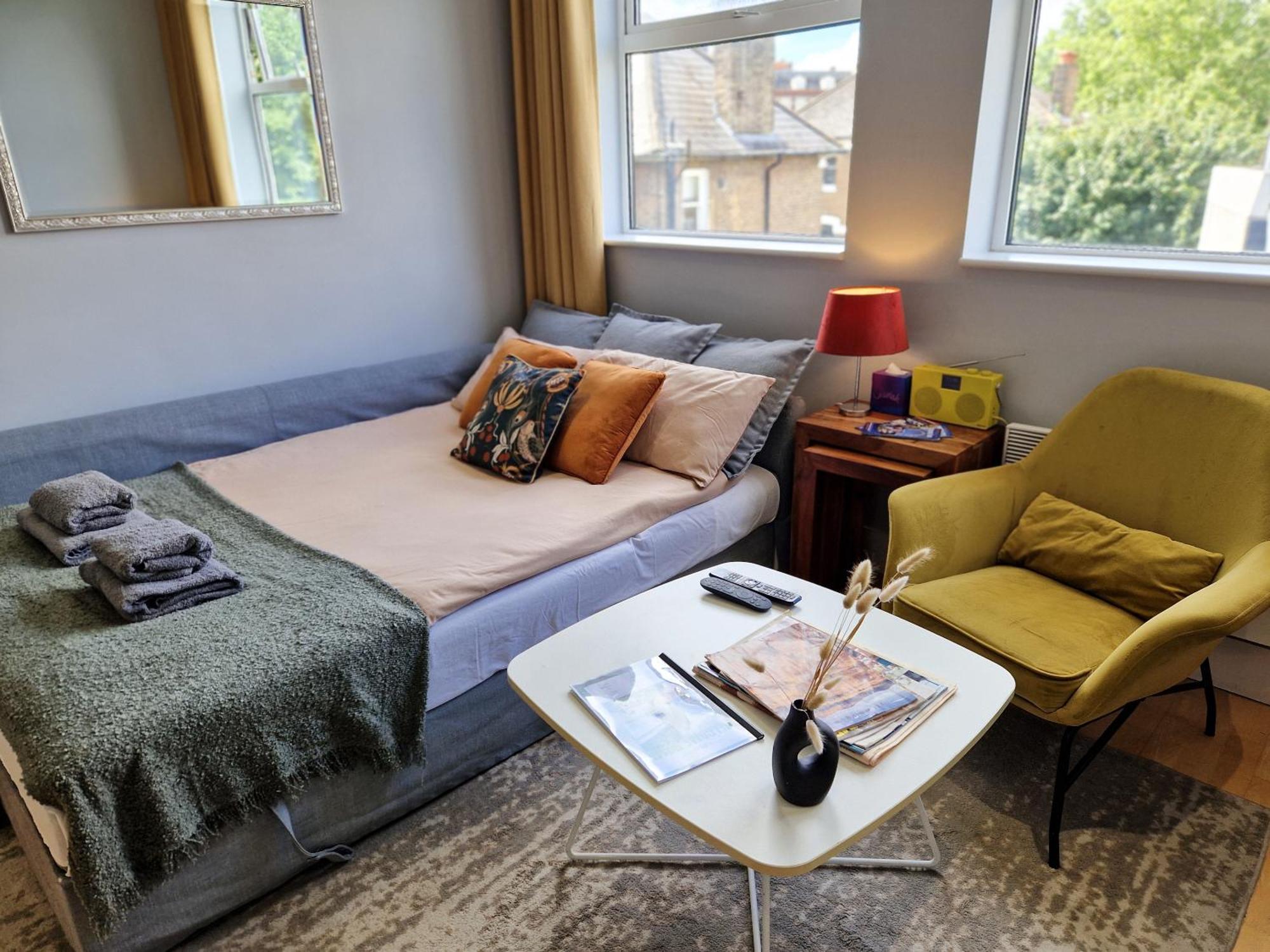 1-Bed Apartment, Close To Kensington Olympia With Free Wi-Fi & Netflix Лондон Экстерьер фото